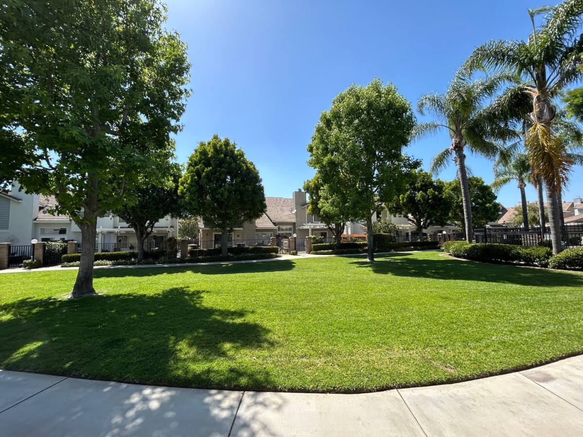 Townhouse for rent at 2720 E Walnut Ave, Orange, CA 92867