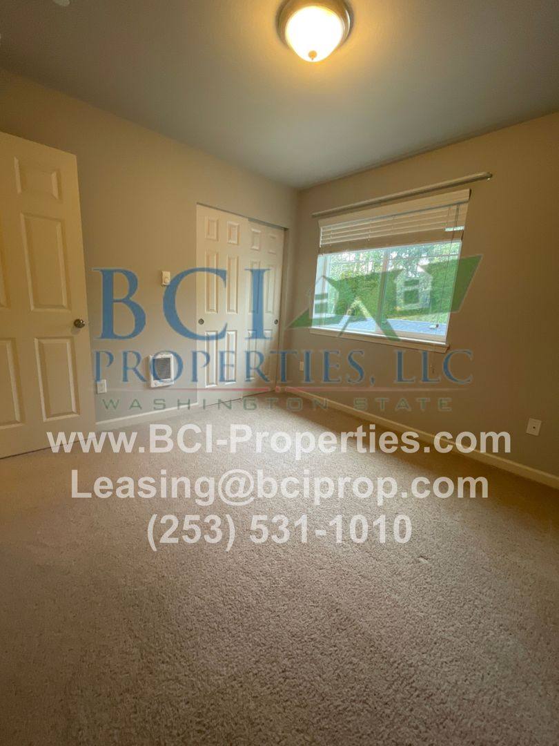 House for rent at 16427 77th Ave Court E, Puyallup, WA 98375