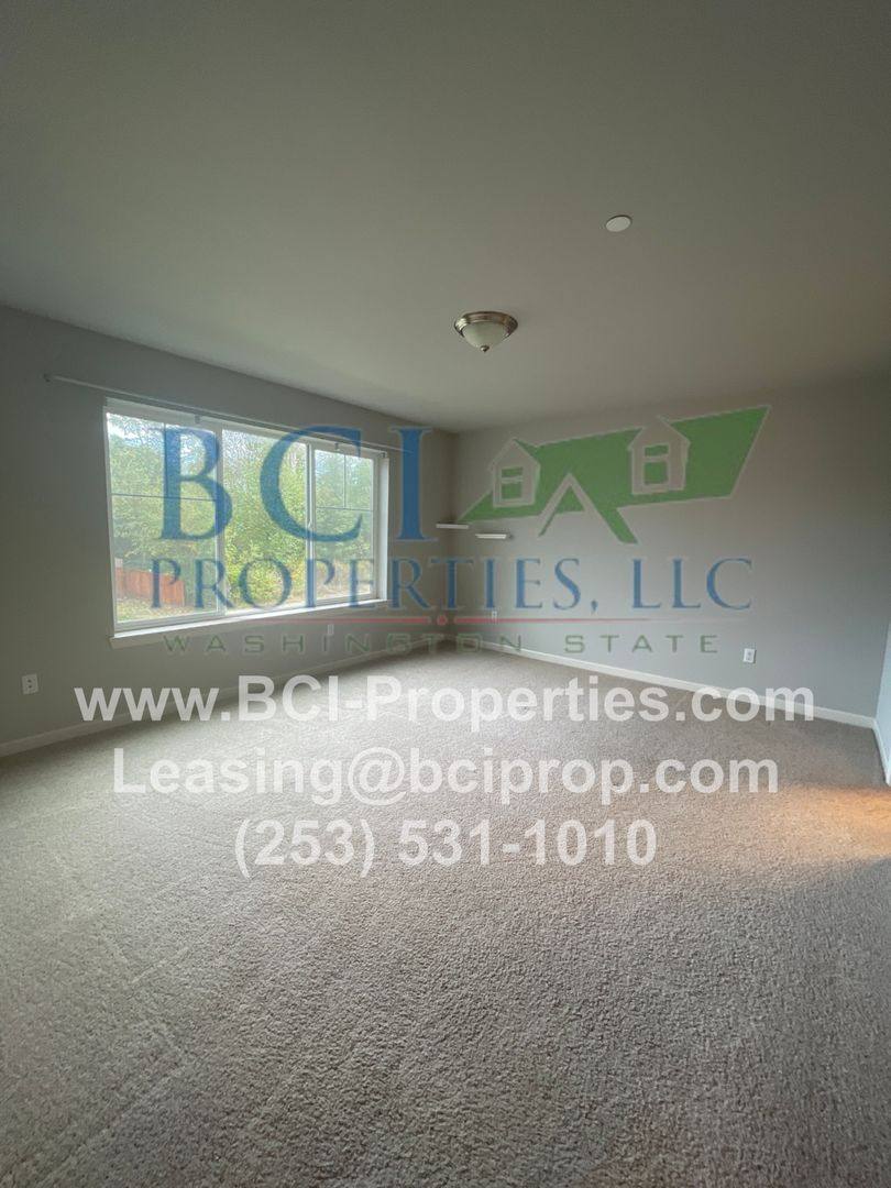 House for rent at 16427 77th Ave Court E, Puyallup, WA 98375