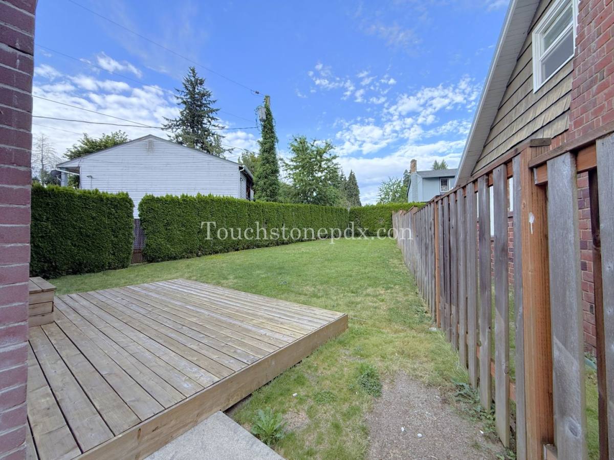 Townhouse for rent at 18101 SE Arista Dr, Portland, OR 97267