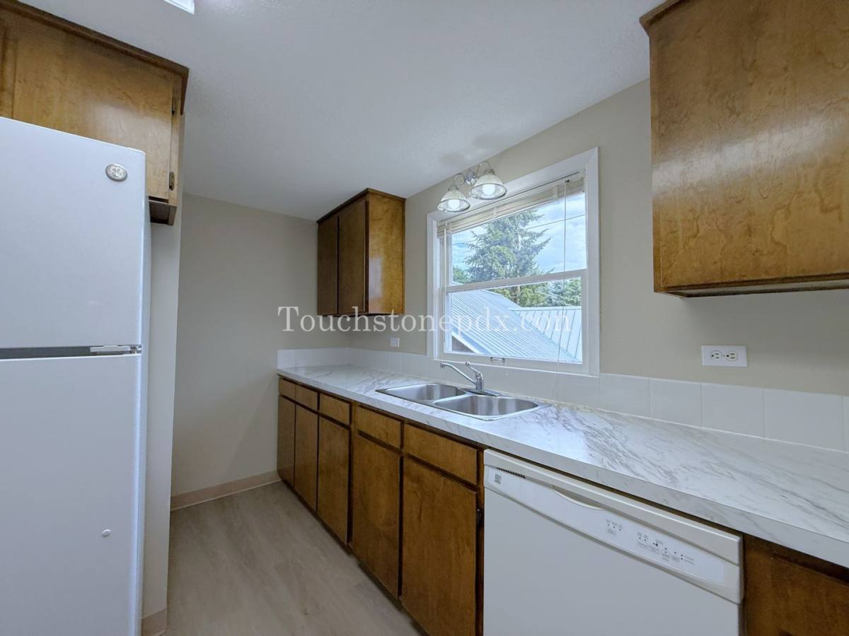 Townhouse for rent at 18101 SE Arista Dr, Portland, OR 97267