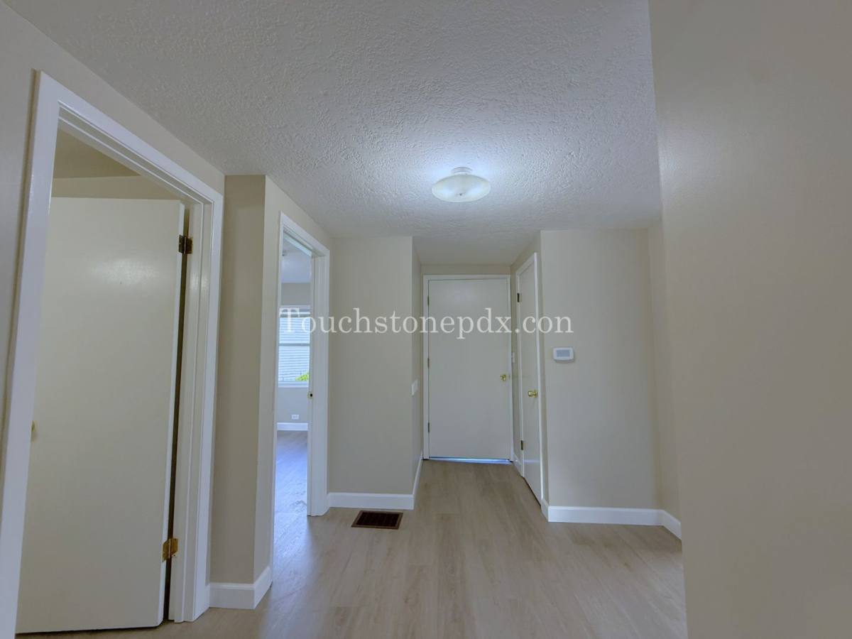 Townhouse for rent at 18101 SE Arista Dr, Portland, OR 97267