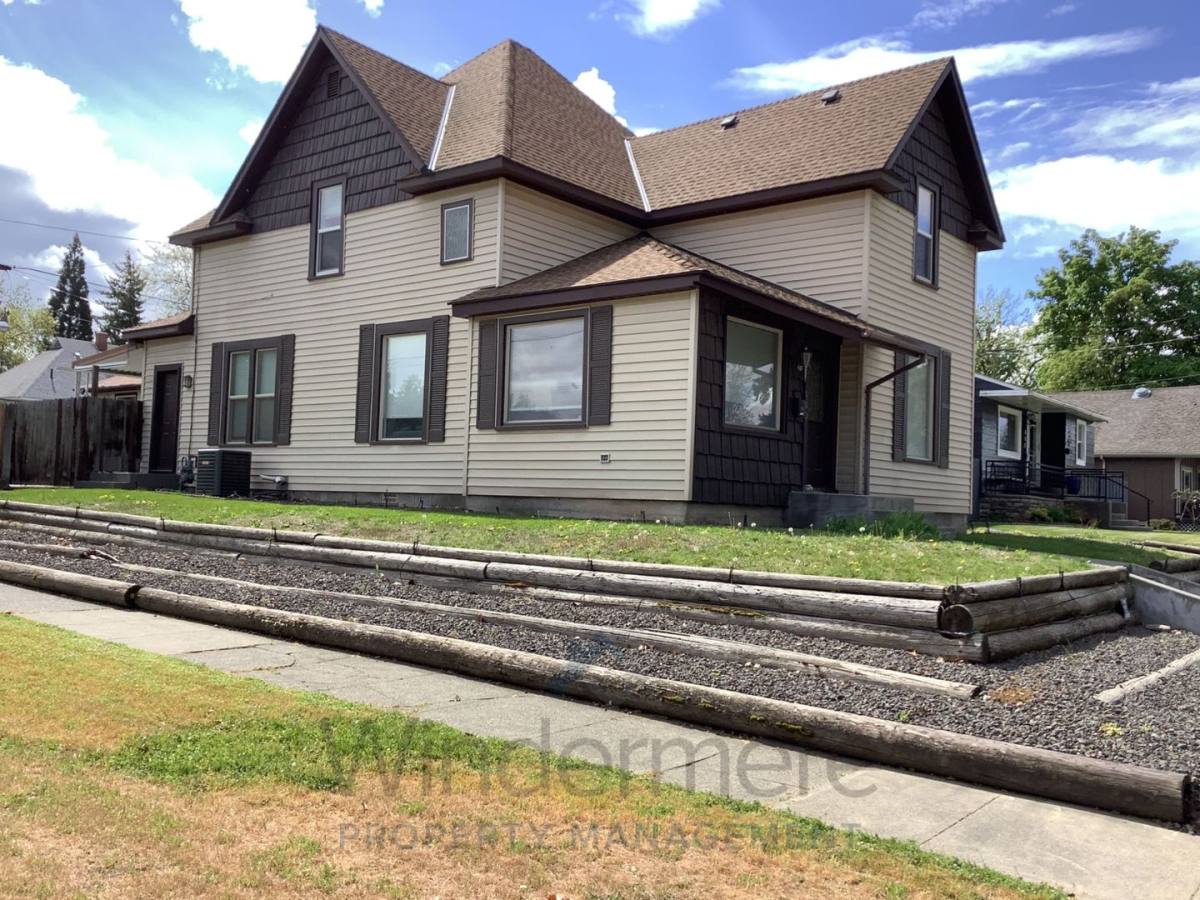 House for rent at 430 E Oak St, Walla Walla, WA 99362