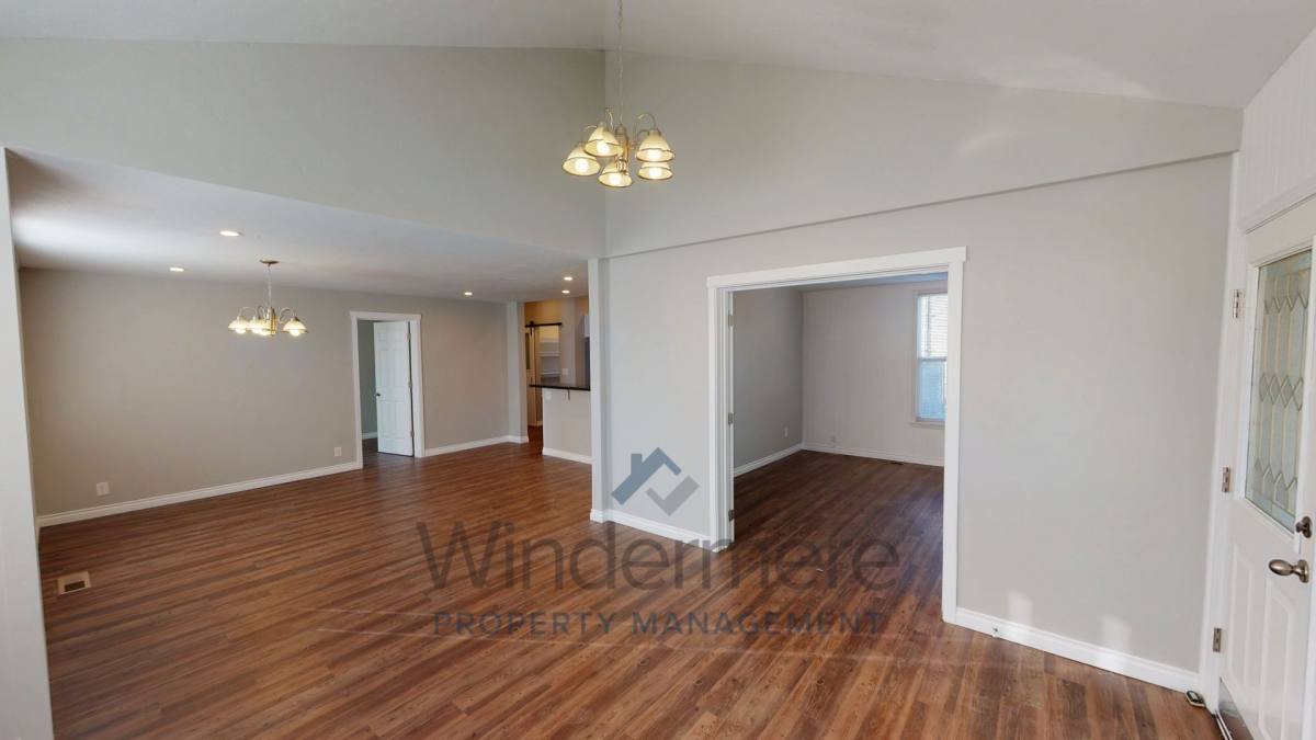 House for rent at 430 E Oak St, Walla Walla, WA 99362