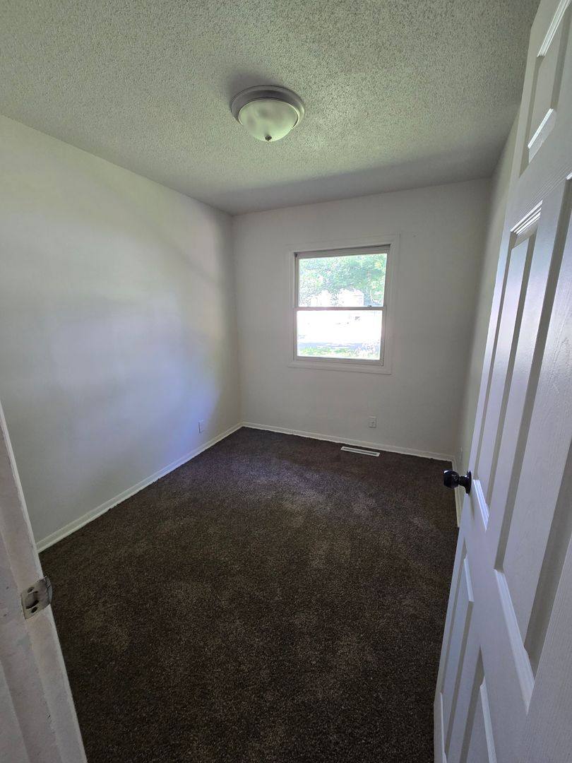 House for rent at 224 SE Lime St, Topeka, KS 66607