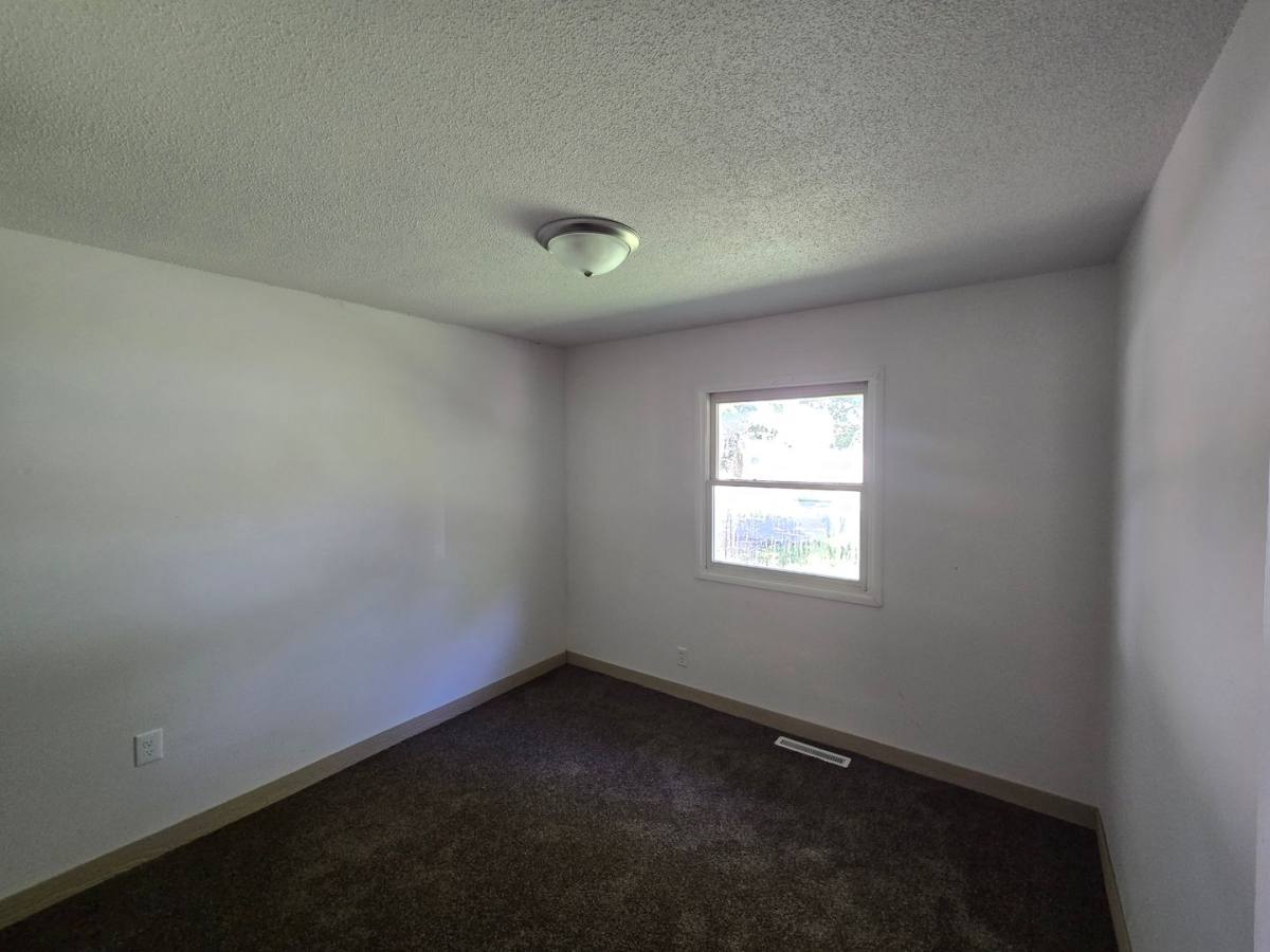 House for rent at 224 SE Lime St, Topeka, KS 66607