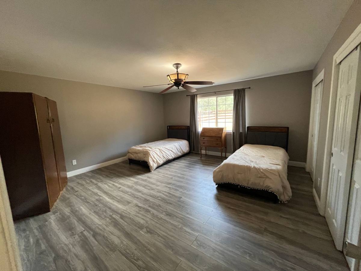 House for rent at 8957 Knobhill Circle, Redding, CA 96001
