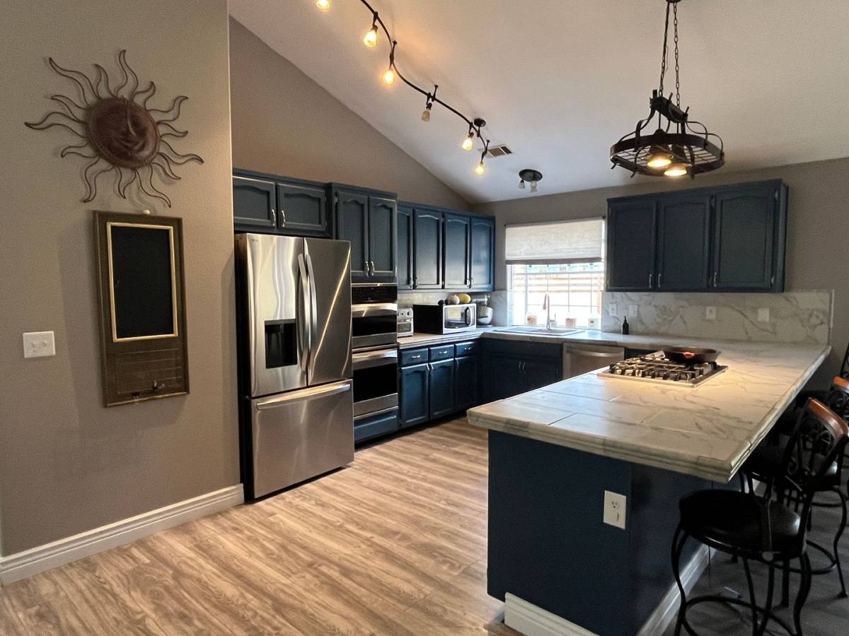 House for rent at 8957 Knobhill Circle, Redding, CA 96001