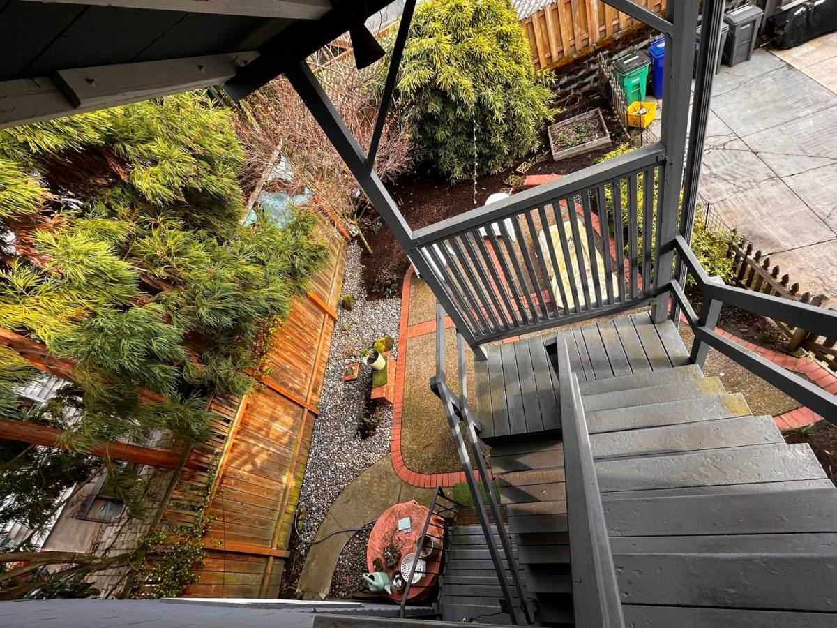 Townhouse for rent at 3817 - 3819 SE Washington St, Portland, OR 97214