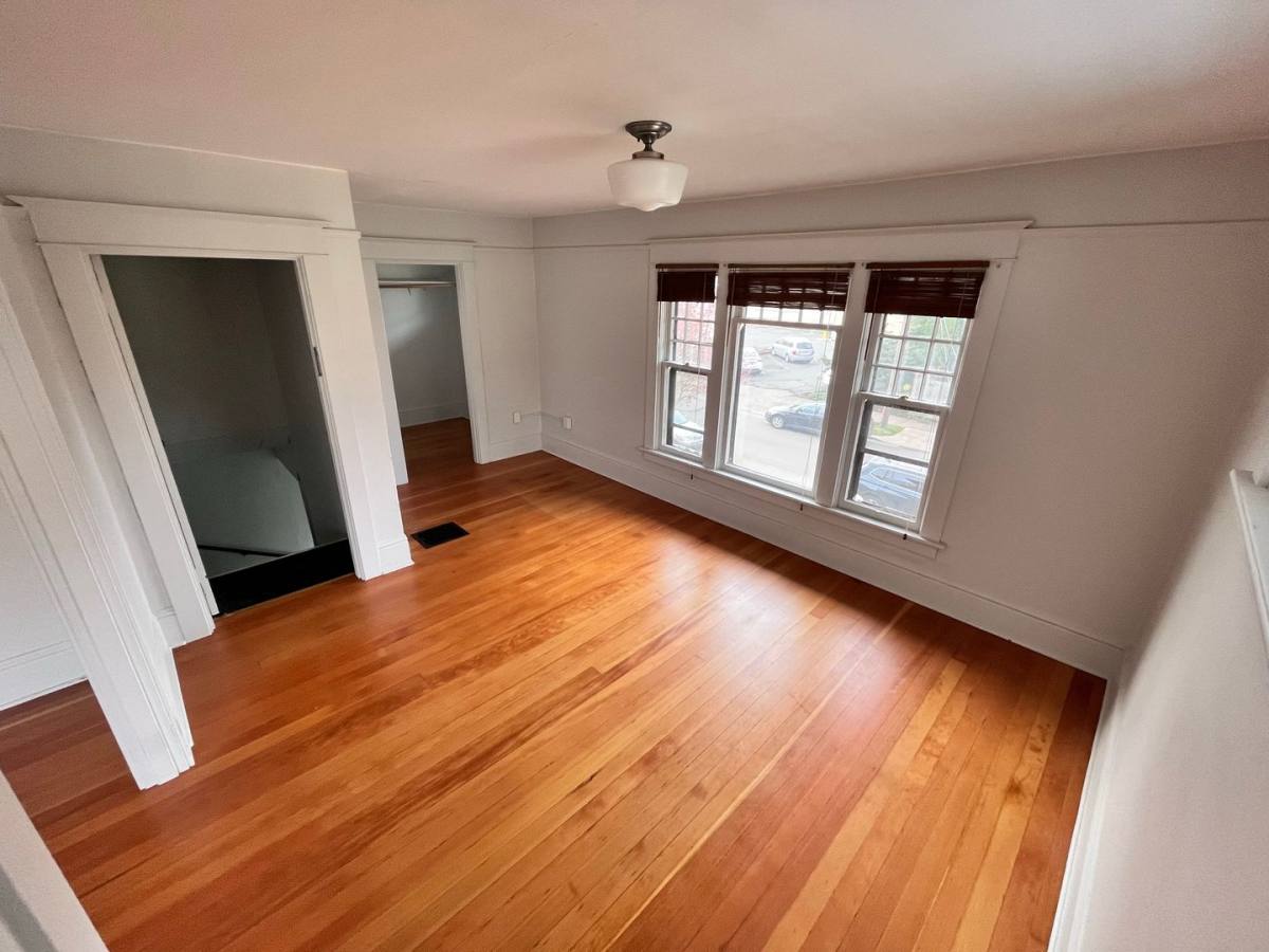 Townhouse for rent at 3817 - 3819 SE Washington St, Portland, OR 97214