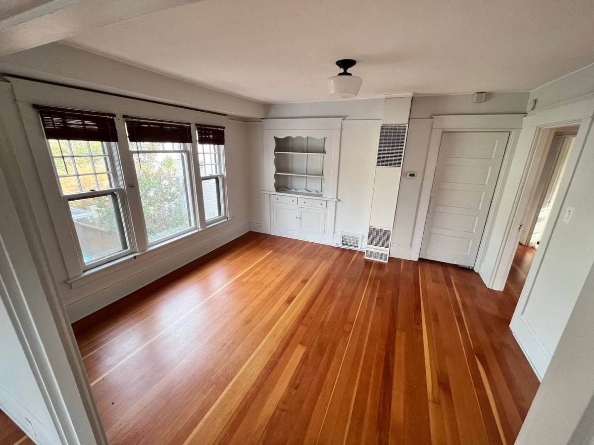 Townhouse for rent at 3817 - 3819 SE Washington St, Portland, OR 97214