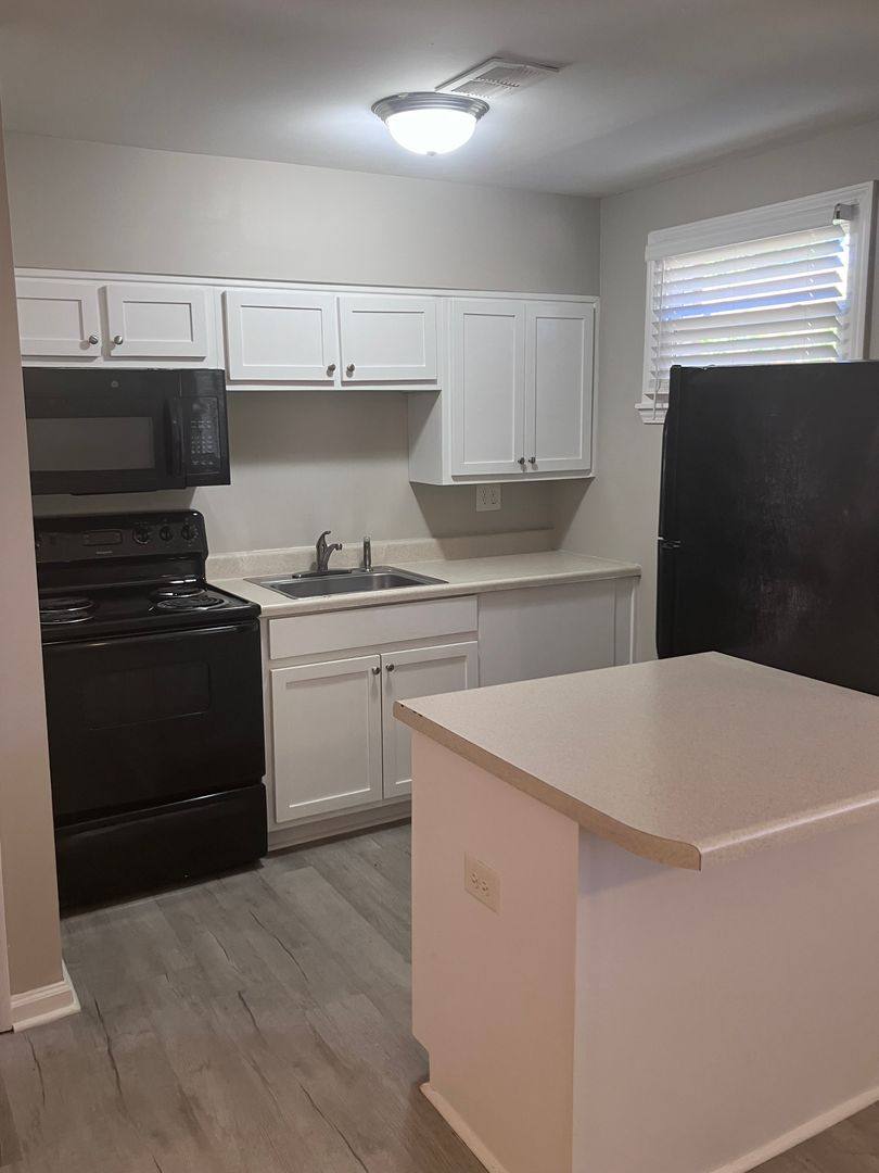 Apartment for rent at 2020 Vineville Ave, Macon, GA 31204