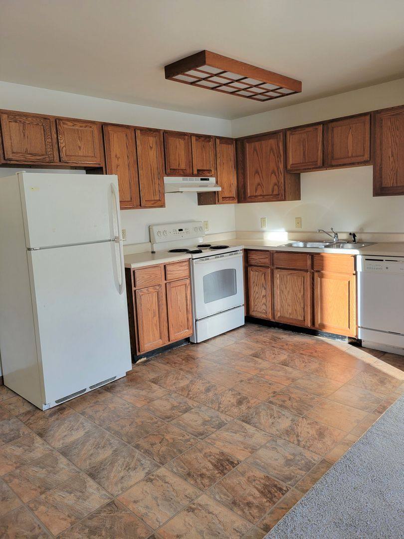 Apartment for rent at 800 - 816 W Melrose Ave, Findlay, OH 45840
