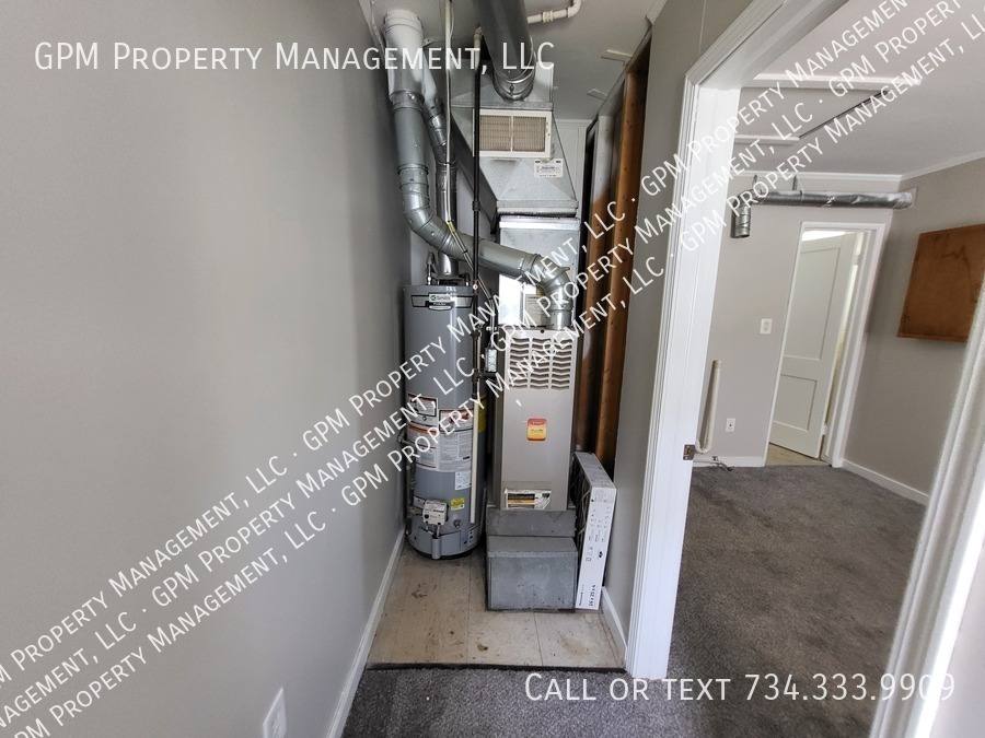 House for rent at 24154 Dartmouth St, Dearborn, MI 48124