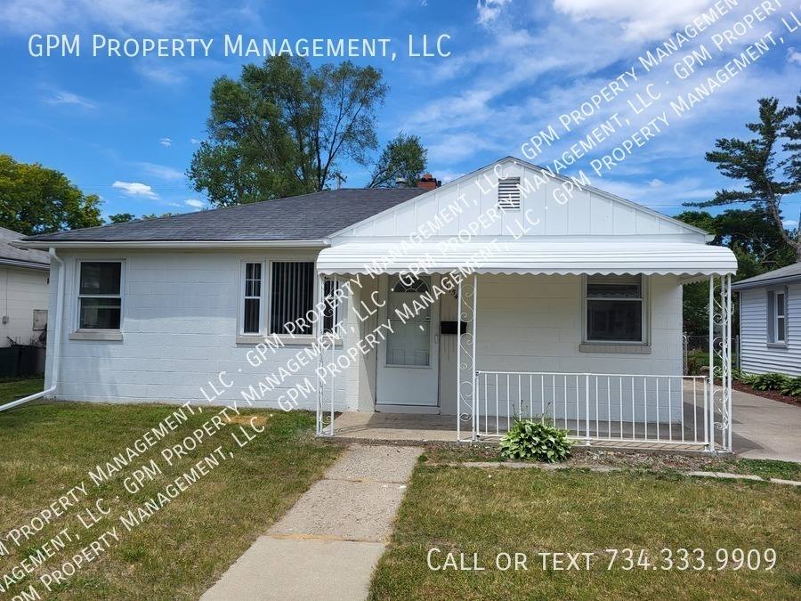 House for rent at 24154 Dartmouth St, Dearborn, MI 48124