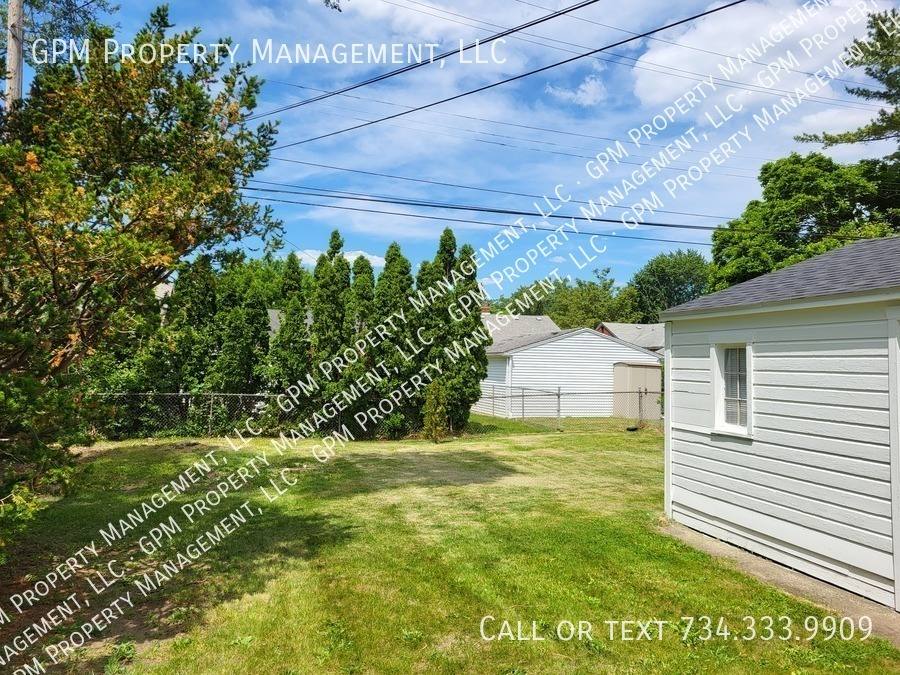 House for rent at 24154 Dartmouth St, Dearborn, MI 48124
