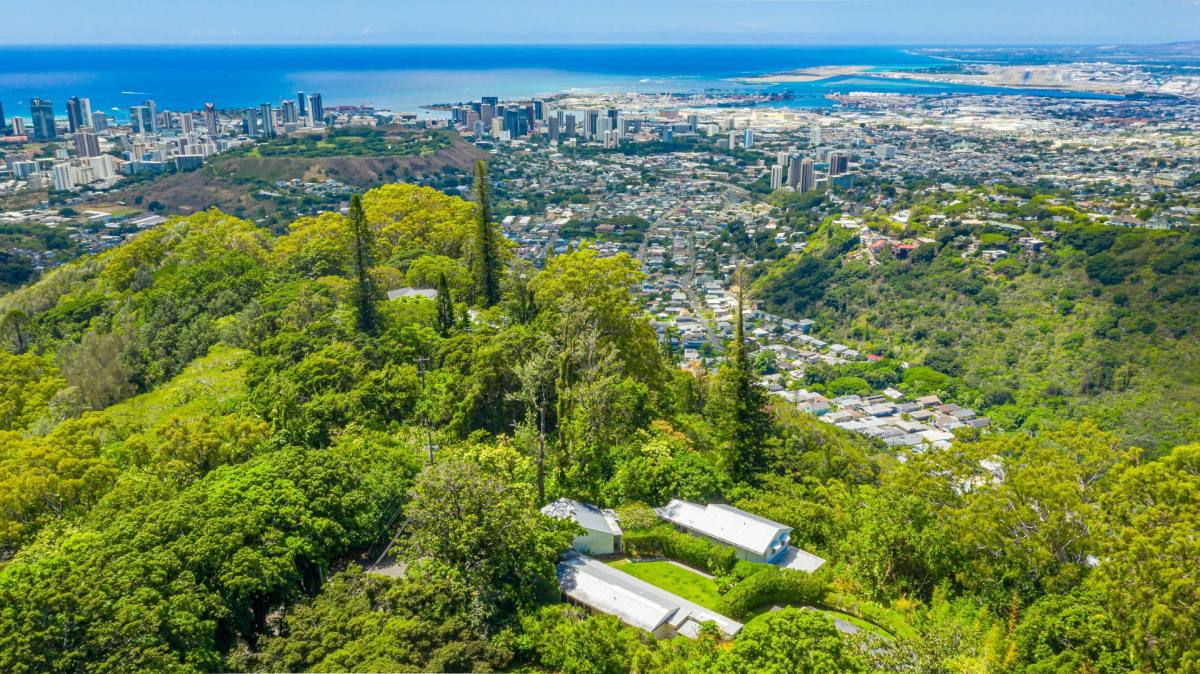 House for rent at 3310 Tantalus Dr, Honolulu, HI 96822