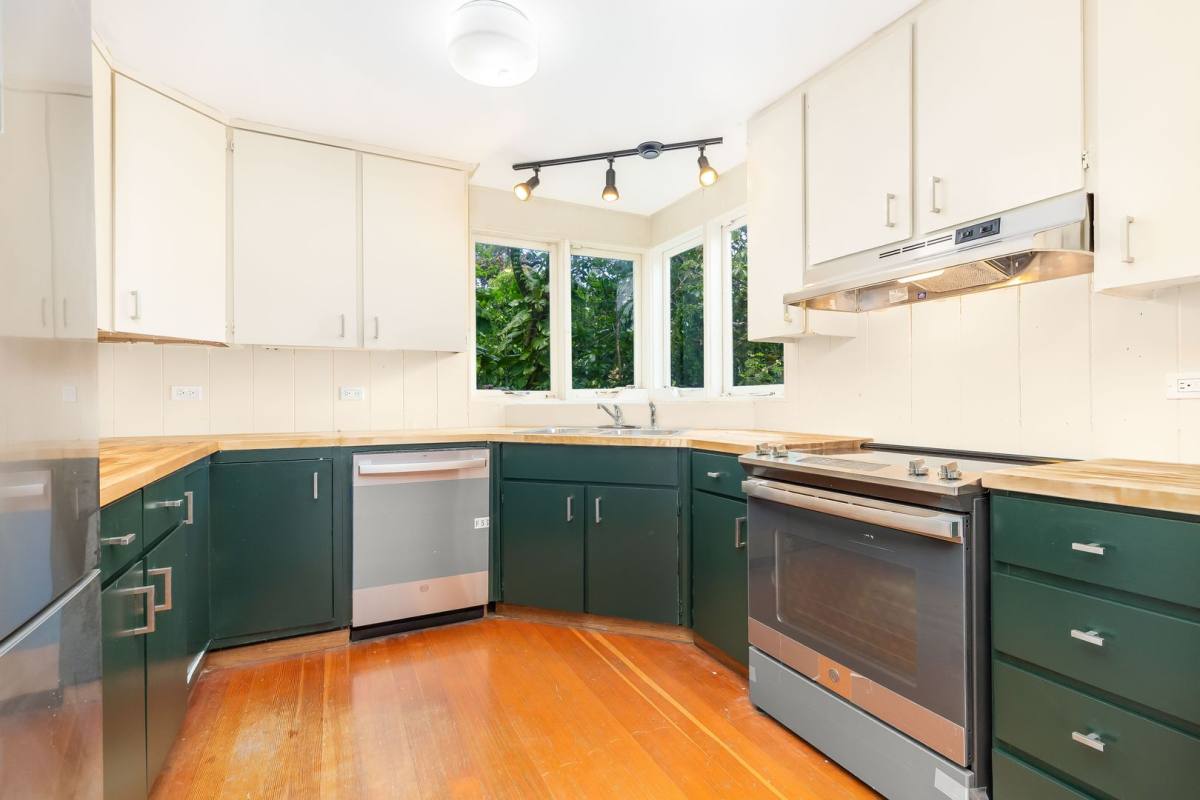 House for rent at 3310 Tantalus Dr, Honolulu, HI 96822