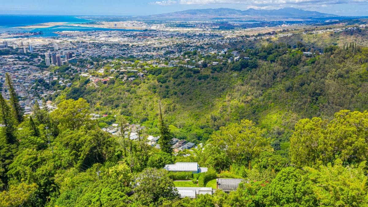 House for rent at 3310 Tantalus Dr, Honolulu, HI 96822