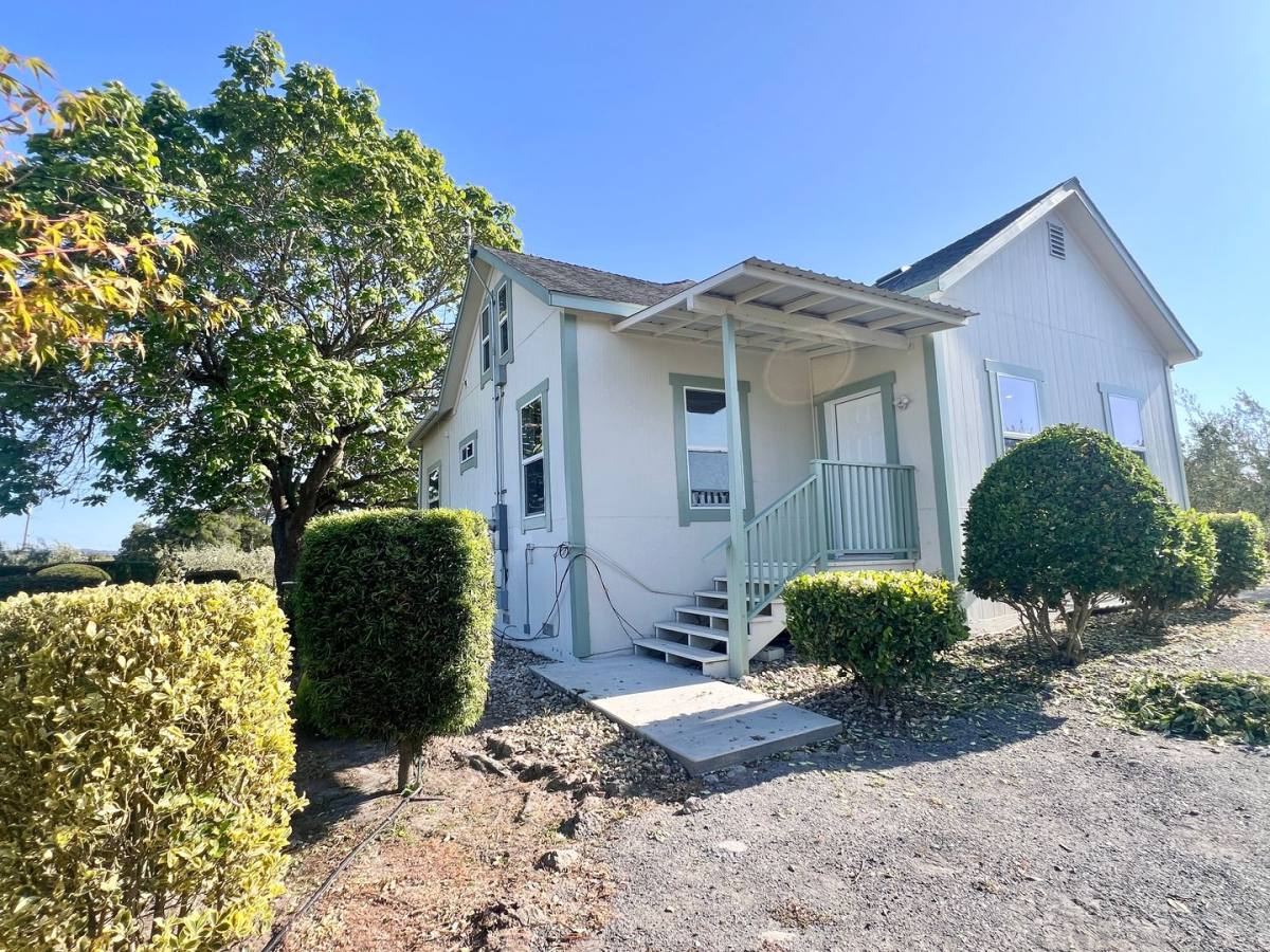 Apartment for rent at 1515 Stony Point Rd, Petaluma, CA 94952