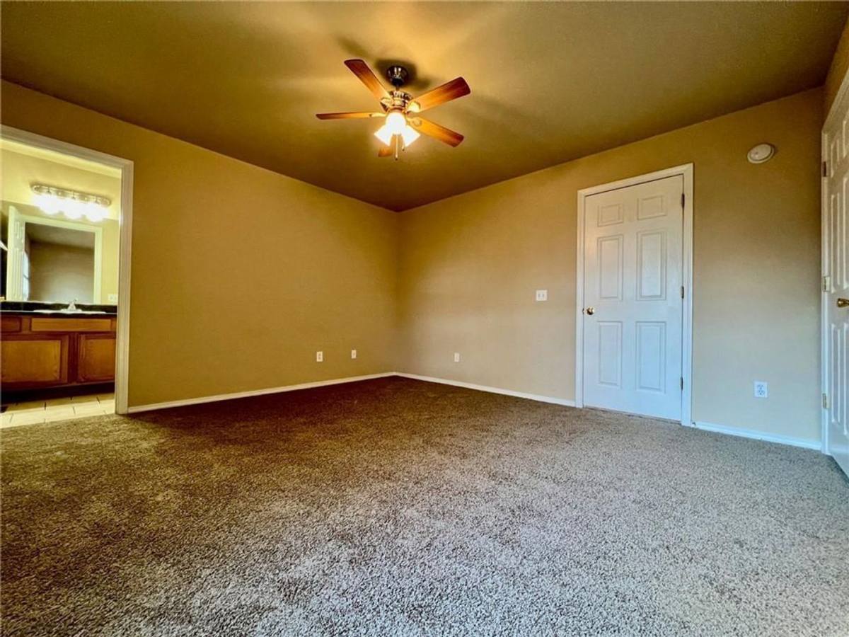 Apartment for rent at 2149-2155 Skyler, Fayetteville, AR 72703