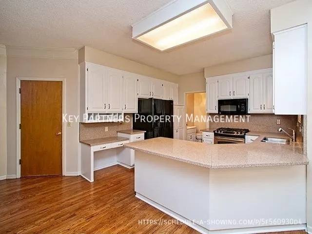 House for rent at 14281 S Arapaho Dr, Olathe, KS 66062