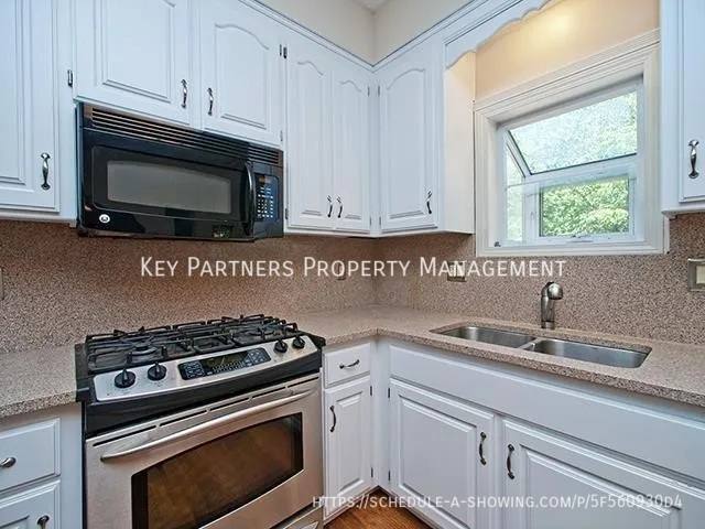 House for rent at 14281 S Arapaho Dr, Olathe, KS 66062