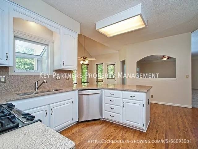 House for rent at 14281 S Arapaho Dr, Olathe, KS 66062