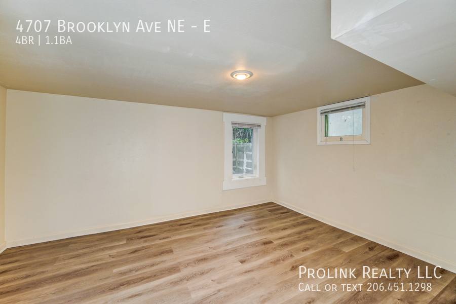 Apartment for rent at 4707 Brooklyn Ave NE E, Seattle, WA 98105