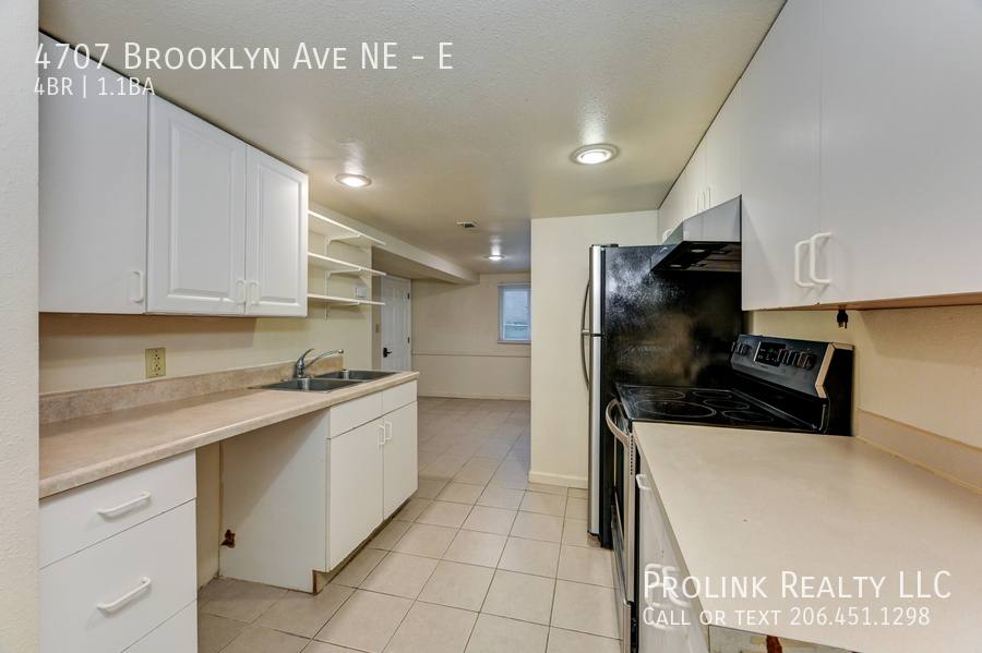 Apartment for rent at 4707 Brooklyn Ave NE E, Seattle, WA 98105