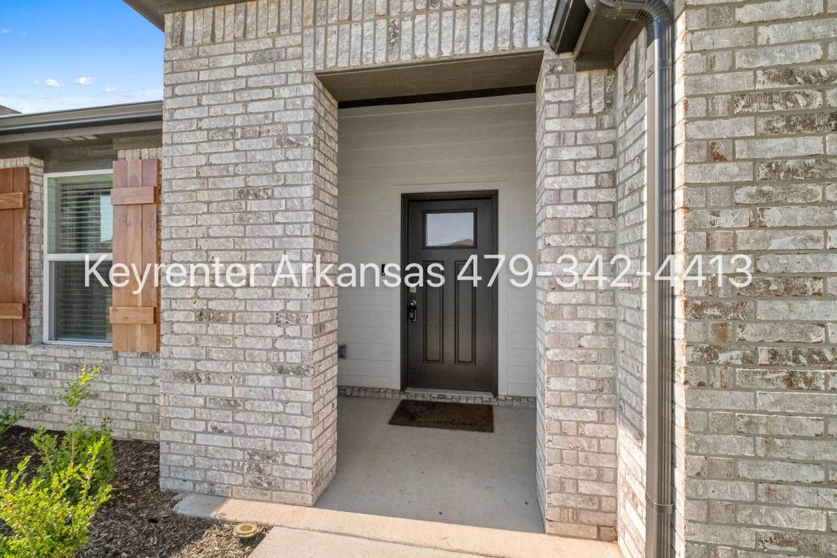 House for rent at 1071 Emerald St, Prairie Grove, AR 72753