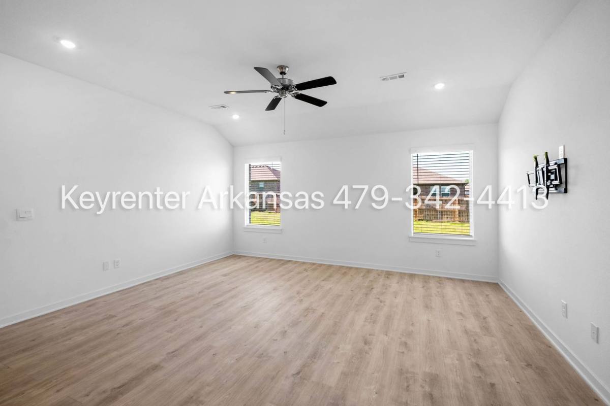 House for rent at 1071 Emerald St, Prairie Grove, AR 72753
