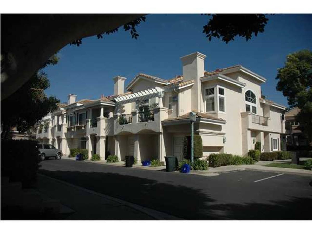 Townhouse for rent at 7205 Calabria Court #7, San Diego, CA 92122