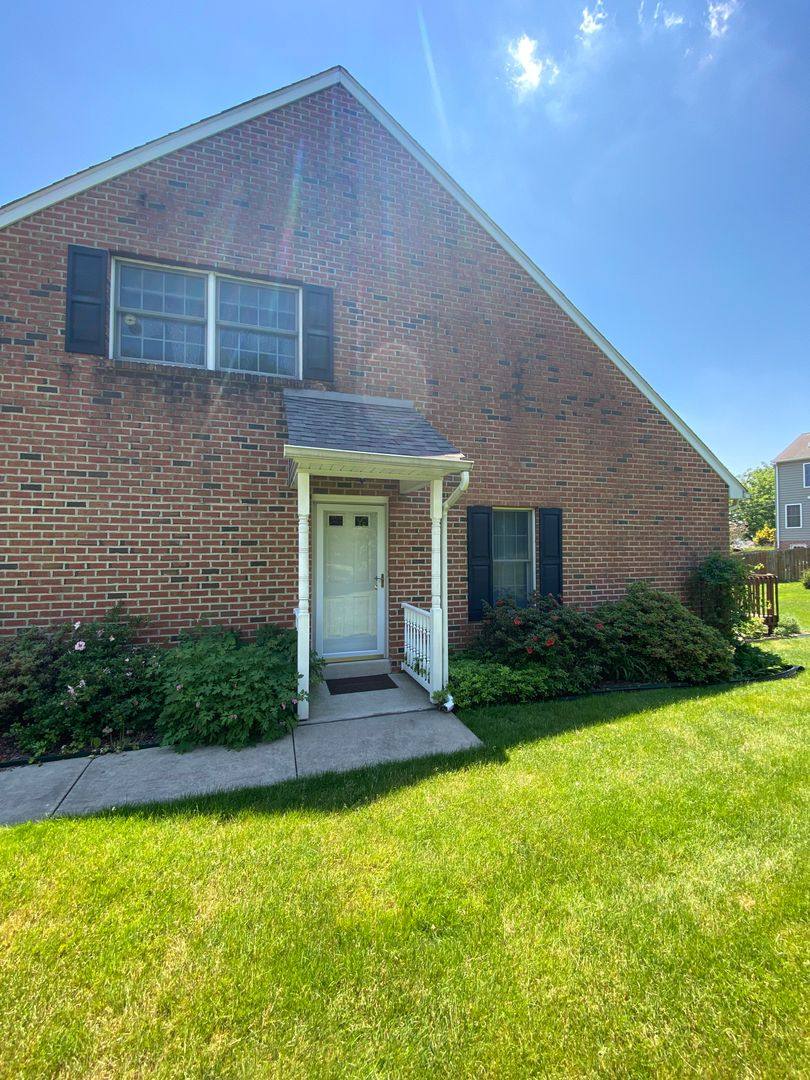 Townhouse for rent at 472 Hillside Dr, Mountville, PA 17554