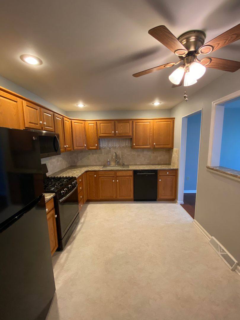 Townhouse for rent at 472 Hillside Dr, Mountville, PA 17554