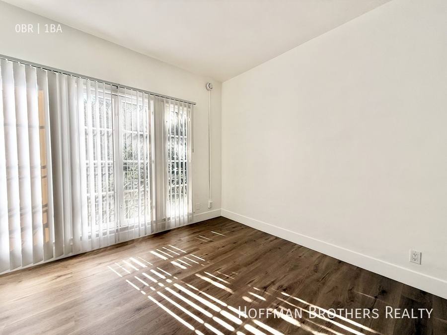 Apartment for rent at 4231 Leimert Blvd #4, Los Angeles, CA 90008