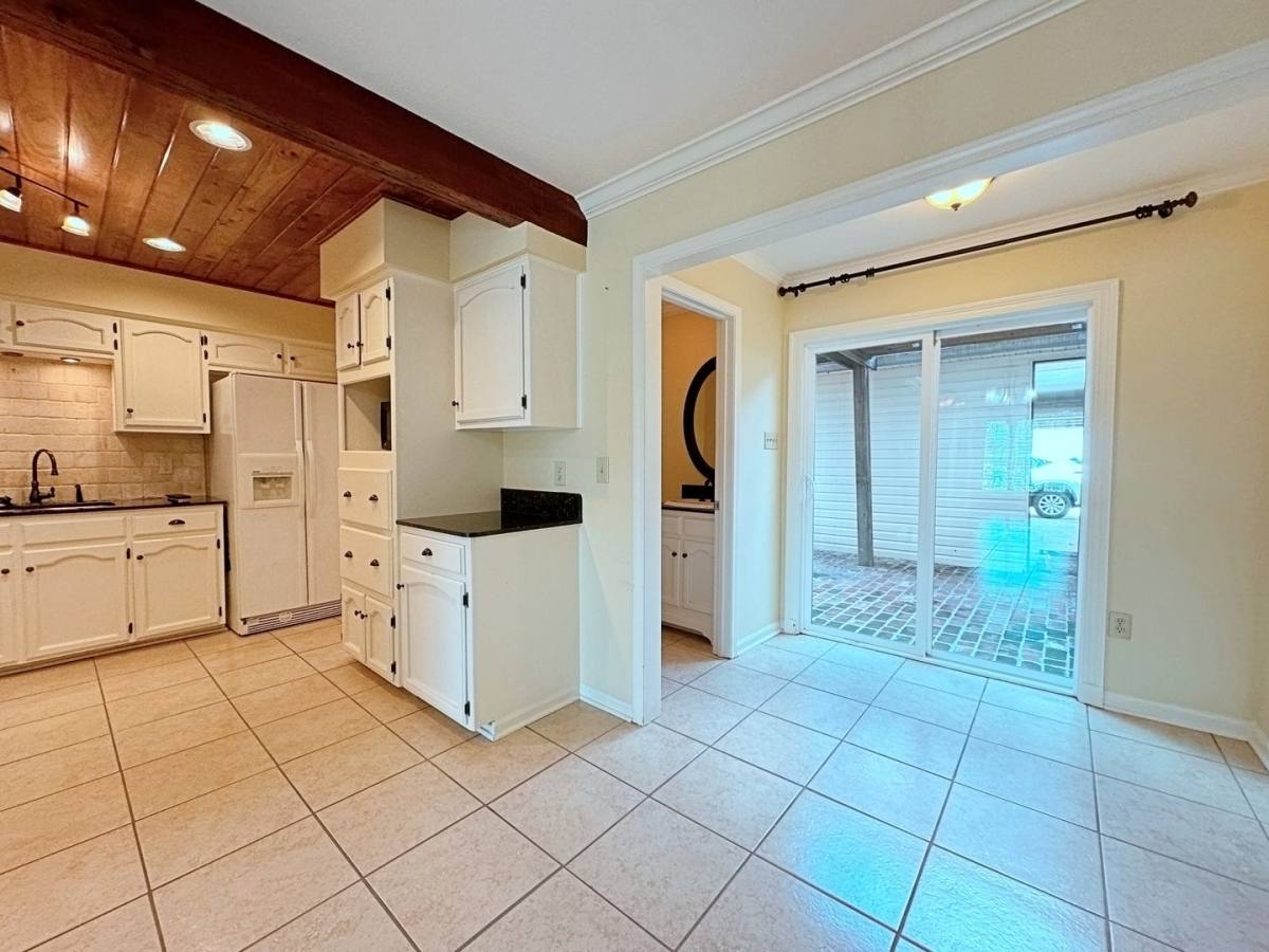 Townhouse for rent at 9925 Jefferson Highway, Baton Rouge, LA 70809