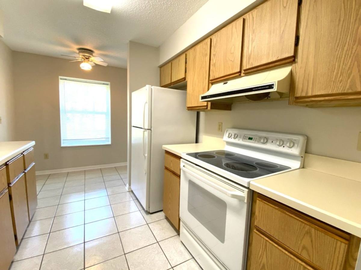 Townhouse for rent at 110 Bob White Court, Daytona Beach, FL 32119