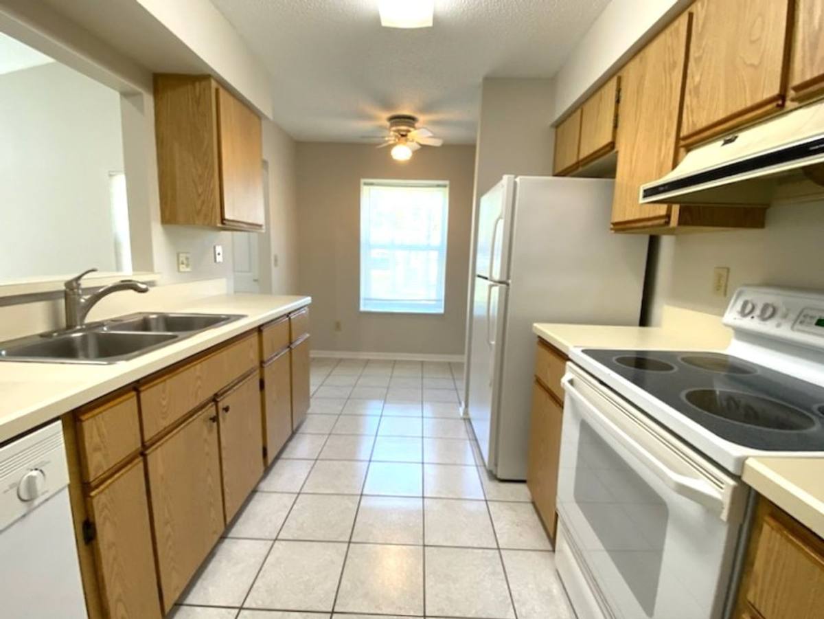 Townhouse for rent at 110 Bob White Court, Daytona Beach, FL 32119