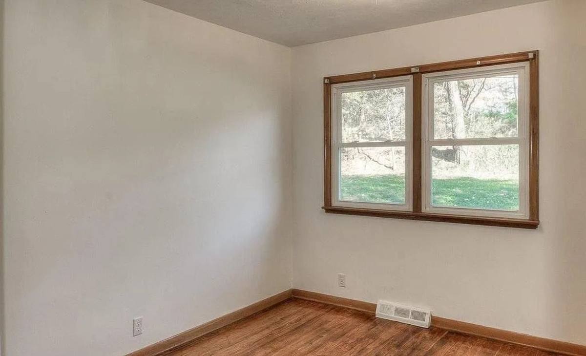 House for rent at 5803 S 50th St, Omaha, NE 68117