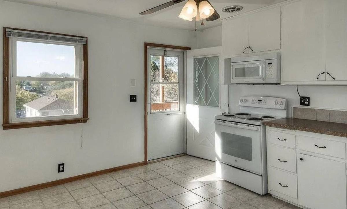 House for rent at 5803 S 50th St, Omaha, NE 68117