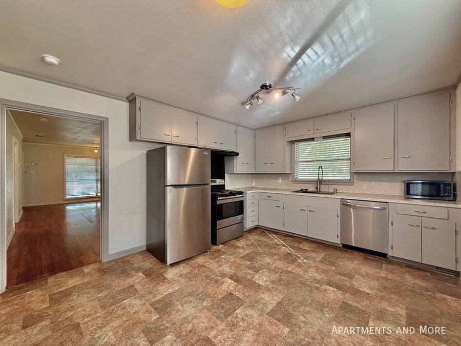 House for rent at 1224 Academy St, San Marcos, TX 78666