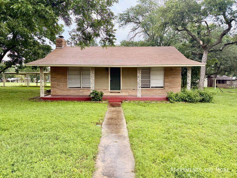 House for rent at 1224 Academy St, San Marcos, TX 78666
