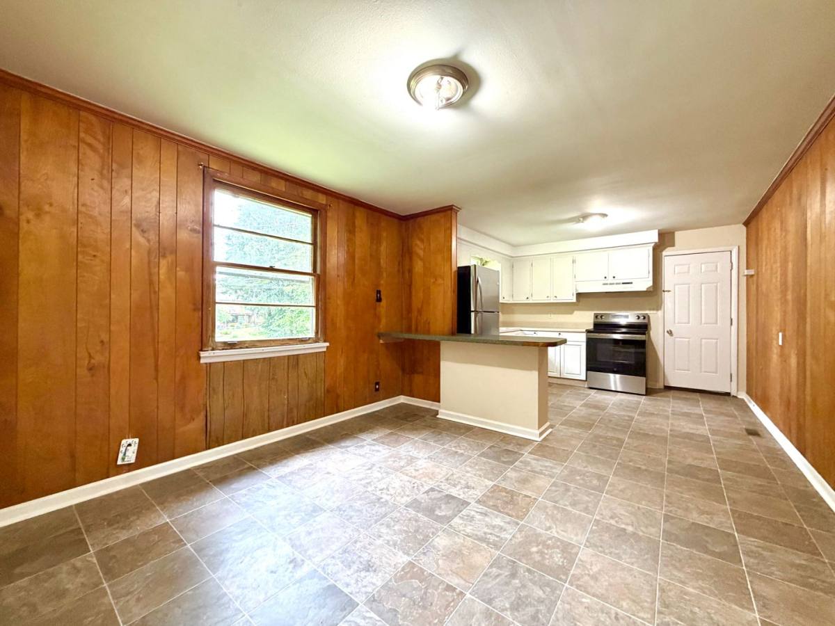 House for rent at 221 Mills Dr, Clarksville, TN 37042