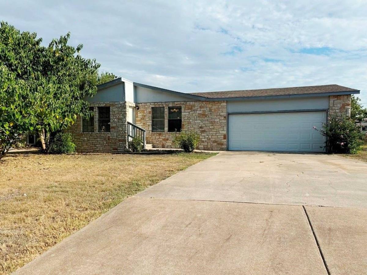 House for rent at 600 Seminole Rd, Leander, TX 78641