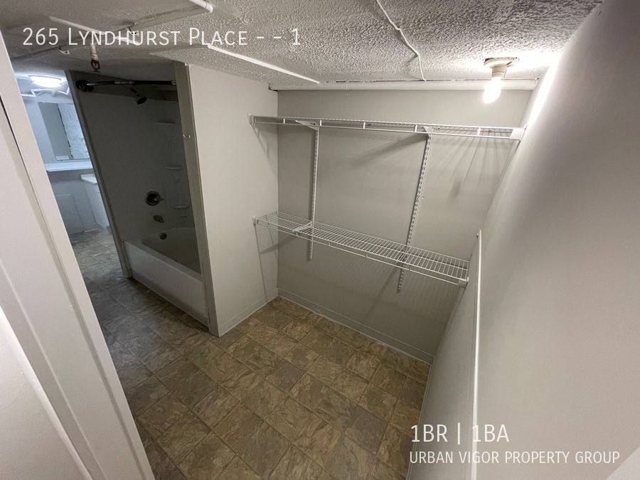 Apartment for rent at 265 Lyndhurst Place #1, Lexington, KY 40508