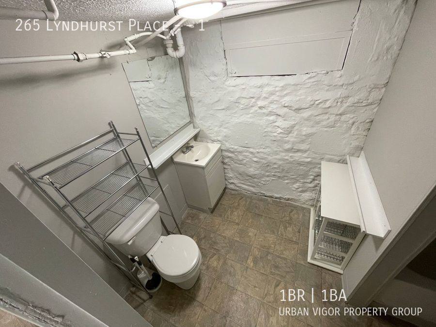 Apartment for rent at 265 Lyndhurst Place #1, Lexington, KY 40508