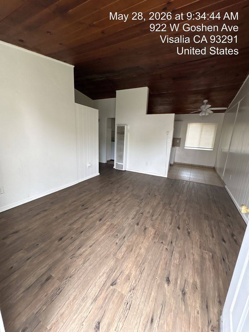 Apartment for rent at 918-924 W Goshen Ave, Visalia, CA 93291