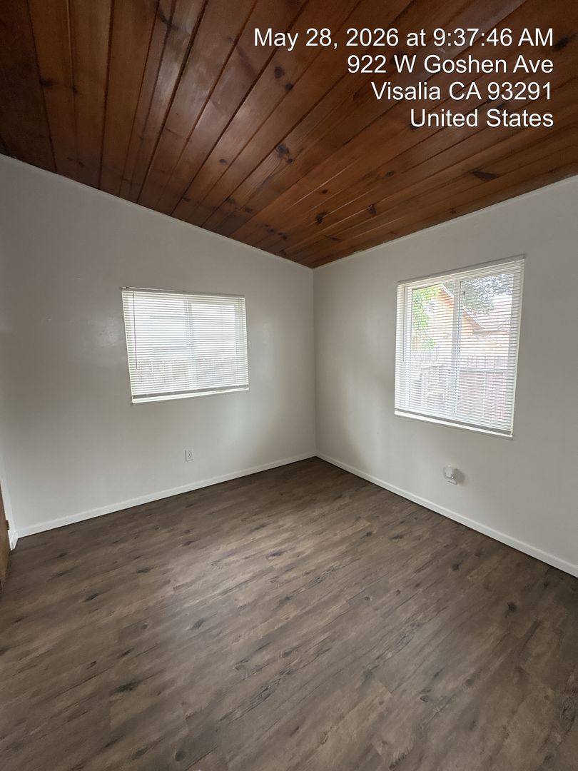 Apartment for rent at 918-924 W Goshen Ave, Visalia, CA 93291