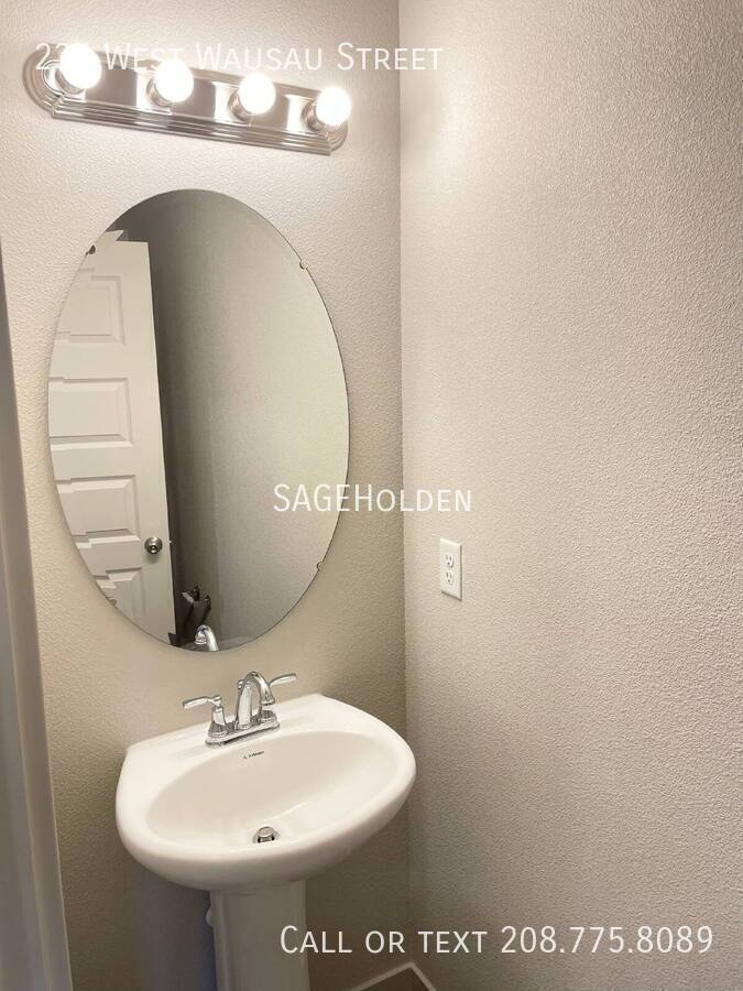 House for rent at 236 W Wausau St, Meridian, ID 83646
